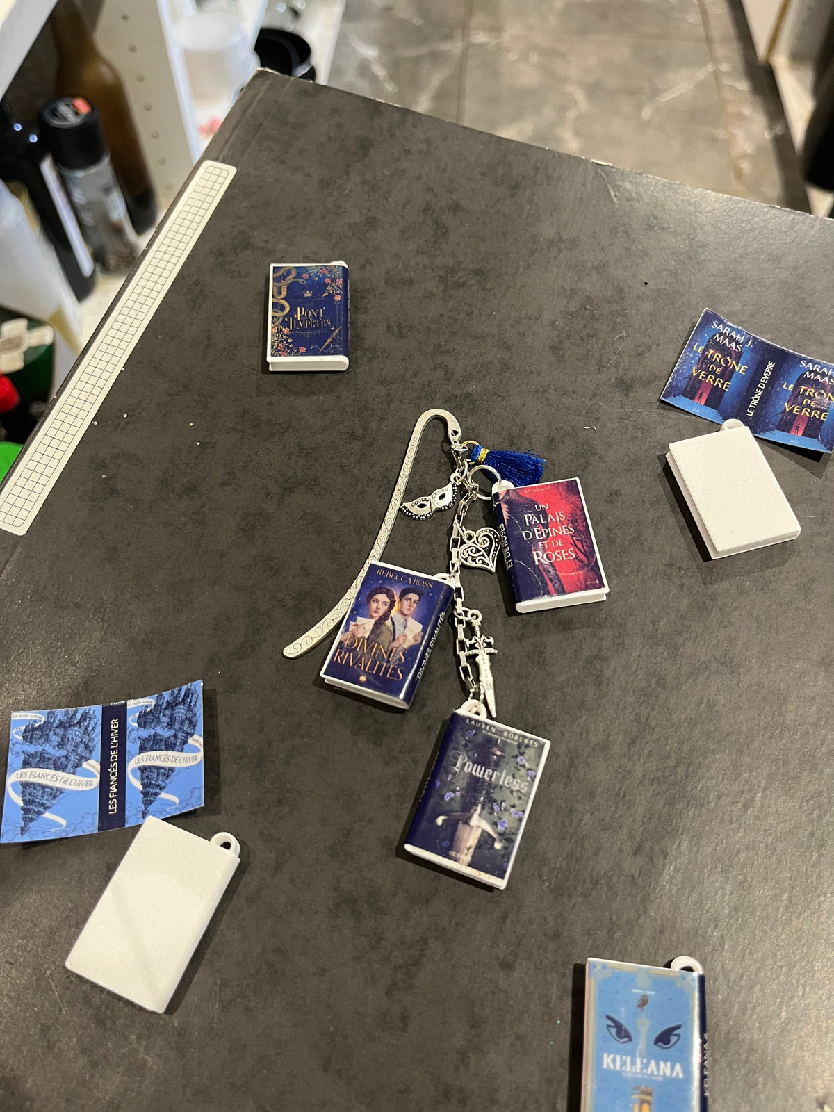 Atelier Mini Bookcharms du 23 Septembre au café librairie Soeurcières