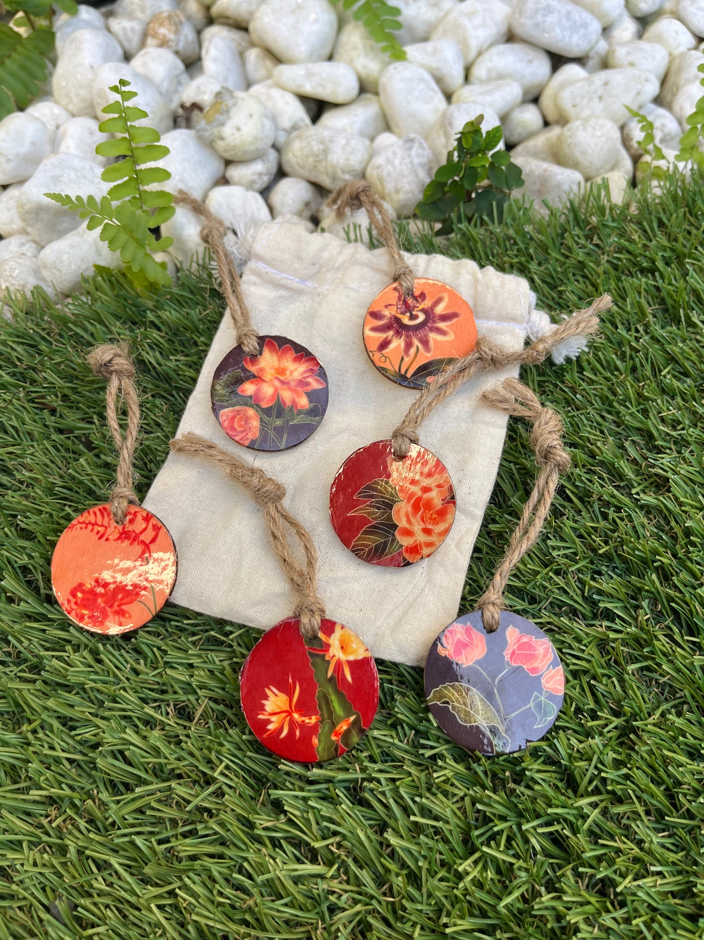 Décorations en bois Fleurs de la Réunion