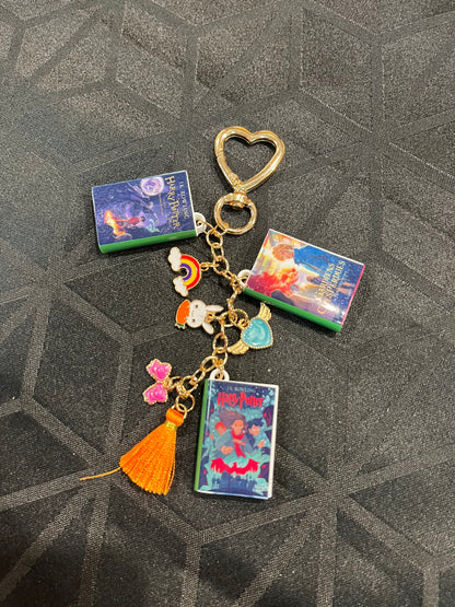 Atelier Mini Bookcharms du 23 Septembre au café librairie Soeurcières