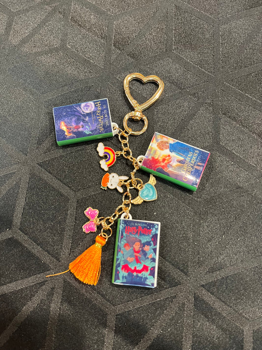 Atelier Mini Bookcharms du 23 Septembre au café librairie Soeurcières